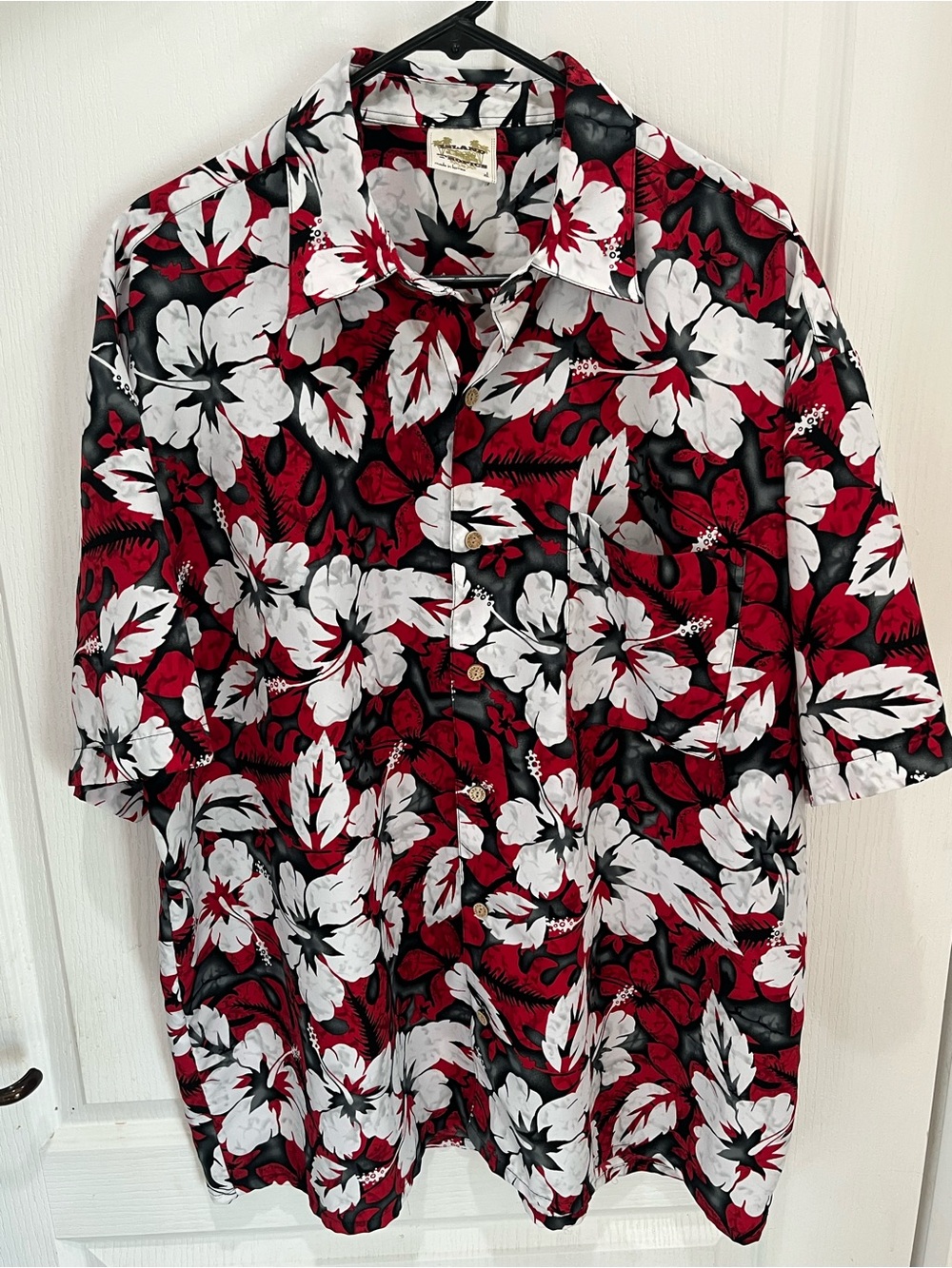 Men’s Hawaiian Shirt Island Tropics XL Floral Hibiscus Red Black White